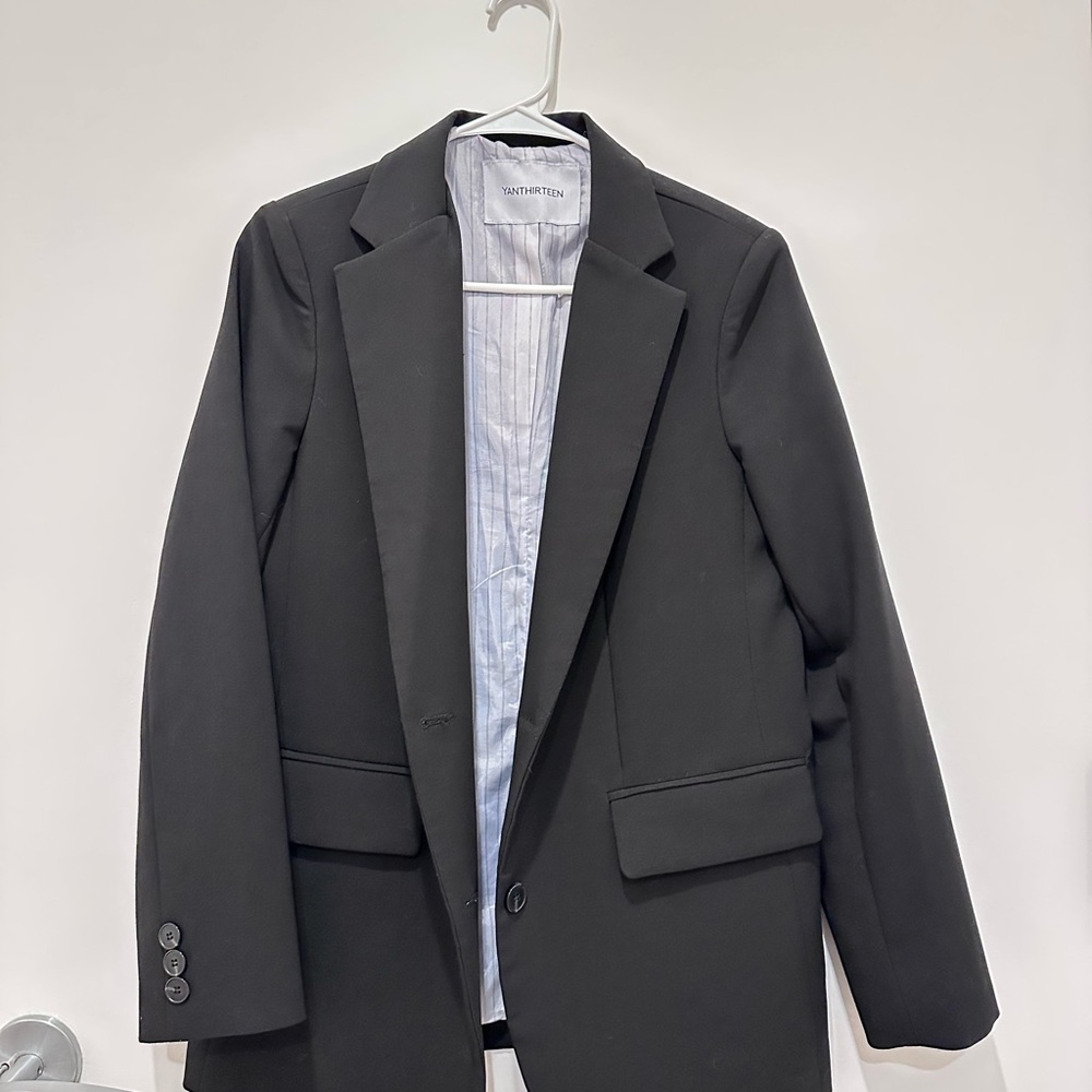 YAN13 Single Button BLAZER [BLACK]